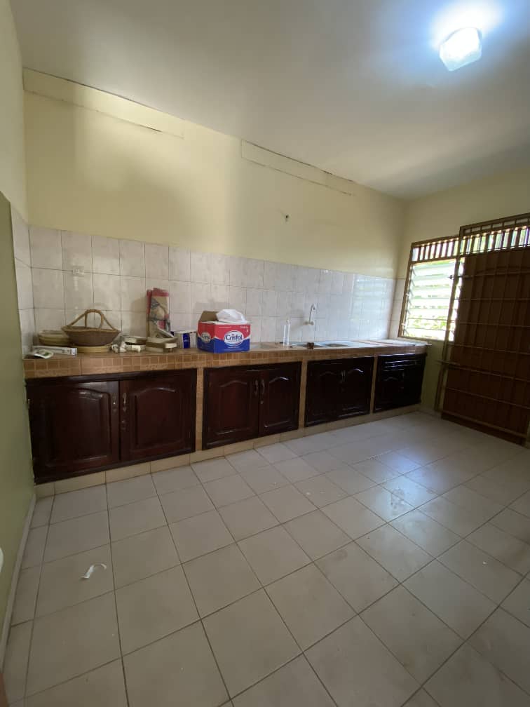 Villa 3 chambres à louer à Hédzranawoé, 200 mètres du goudron – 350 000 FCFA