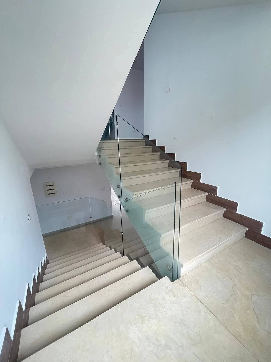 Villa duplex haut standing à louer à la Cité Oua – 3 500 000 FCFA