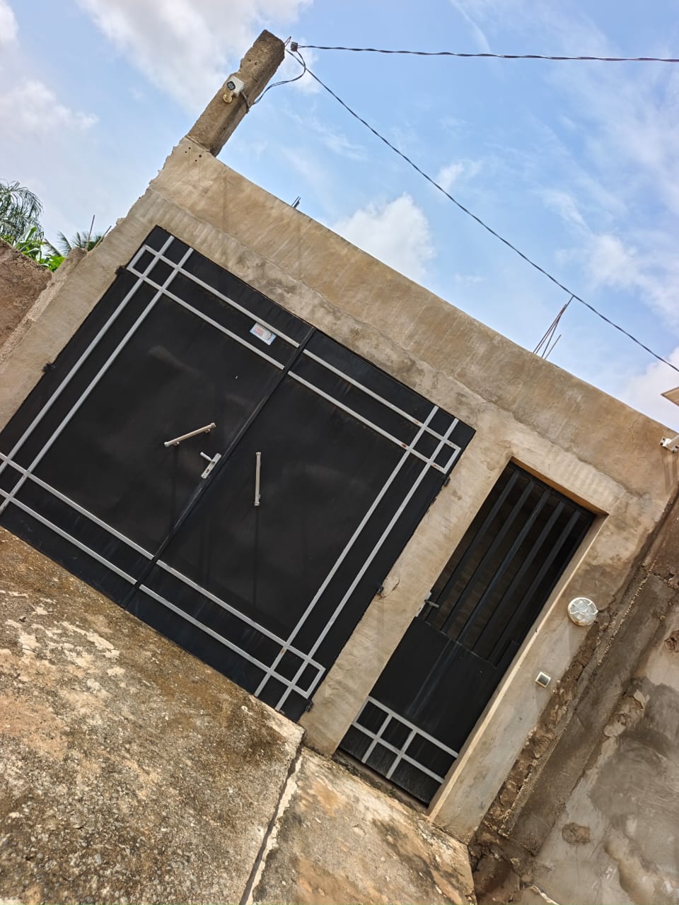 Maison en vente en bordure de goudron à Adidogomé Atigangomé – 27 000 000 FCFA