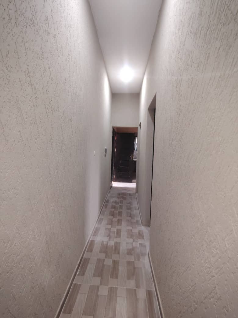Appartement 2 chambres salon en location à Attiégou Primaire – 130 000 FCFA/mois