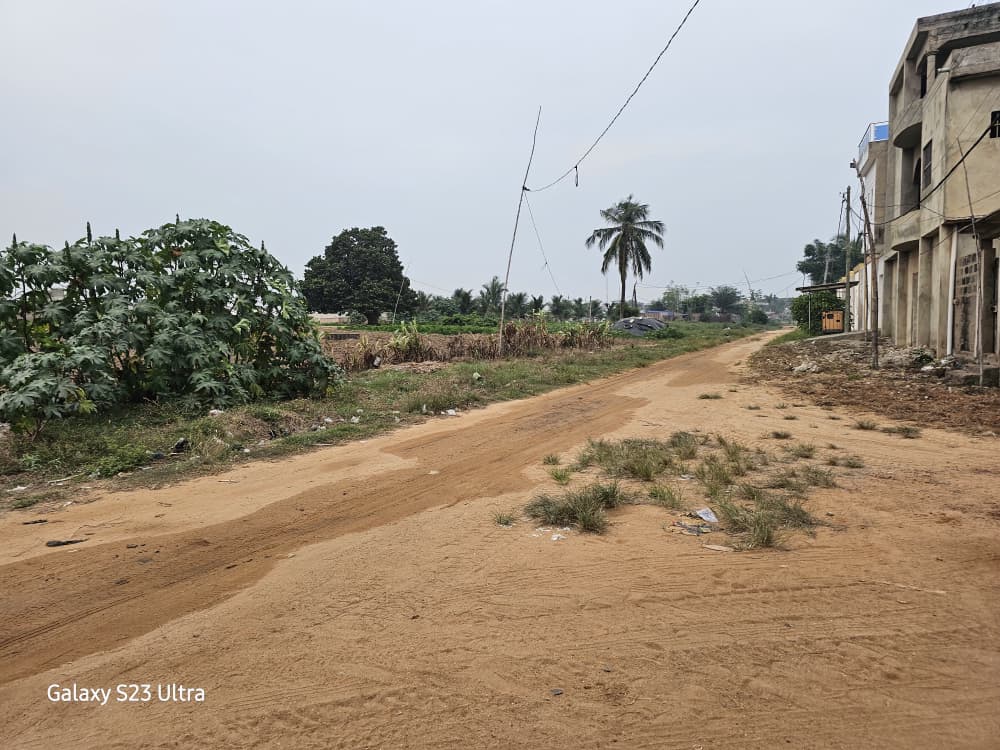 Terrain de 2100 m² en vente à Baguida Centre Aéré de la BCEAO – 150 millions FCFA