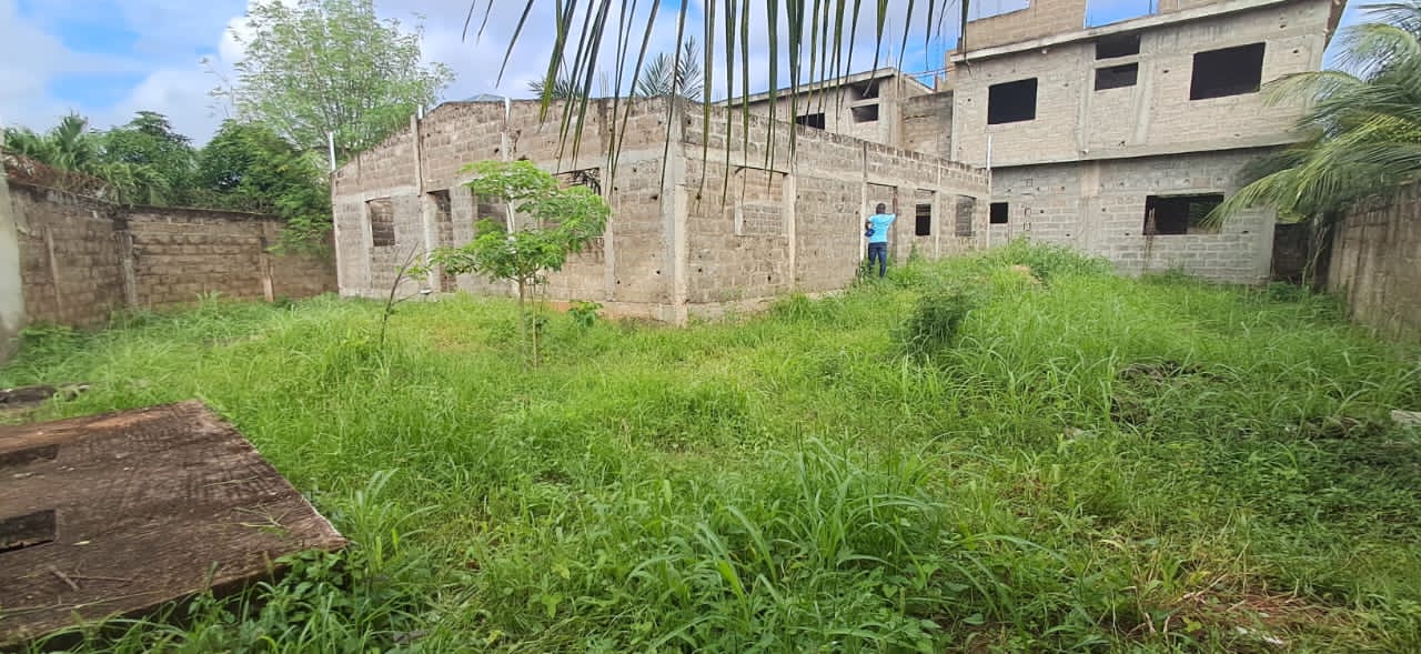Villa 2 chambres en vente au bord du goudron à Adidogomé Sagbado Agotimé – 30 millions FCFA