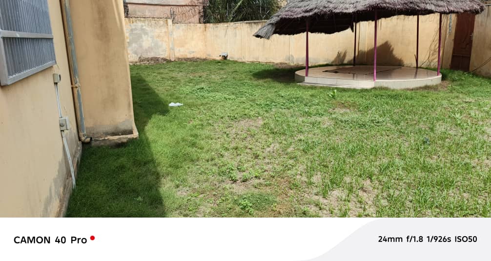 Villa 3 chambres à vendre à Hédzranawoé Sagboville – 100 millions FCFA