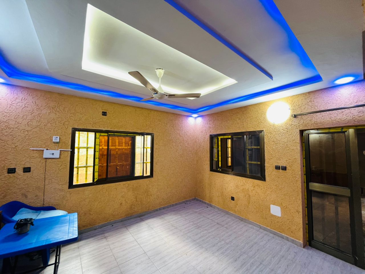 Mini villa 3 chambres avec boutique à louer à Agoe Telessou Entreprise de l'Union