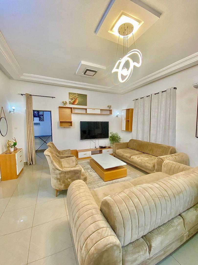 Appartement 2 chambres meublé à louer à Cacaveli – 450 000 FCFA/mois