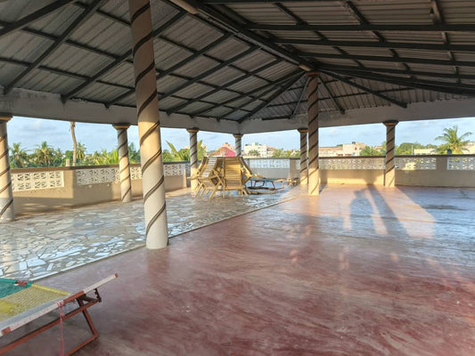 Villa R+2 à louer à Avenou