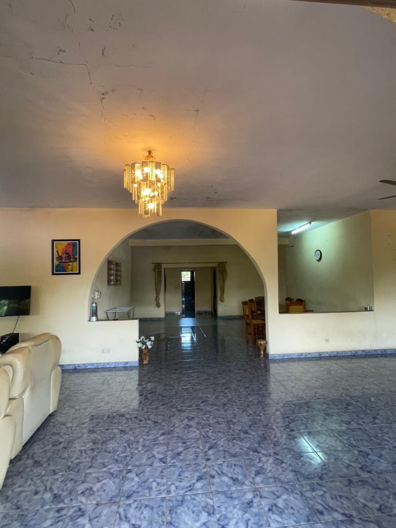 Villa 5 chambres en vente en angle de rue à Tokoin SOTED – 95 millions FCFA