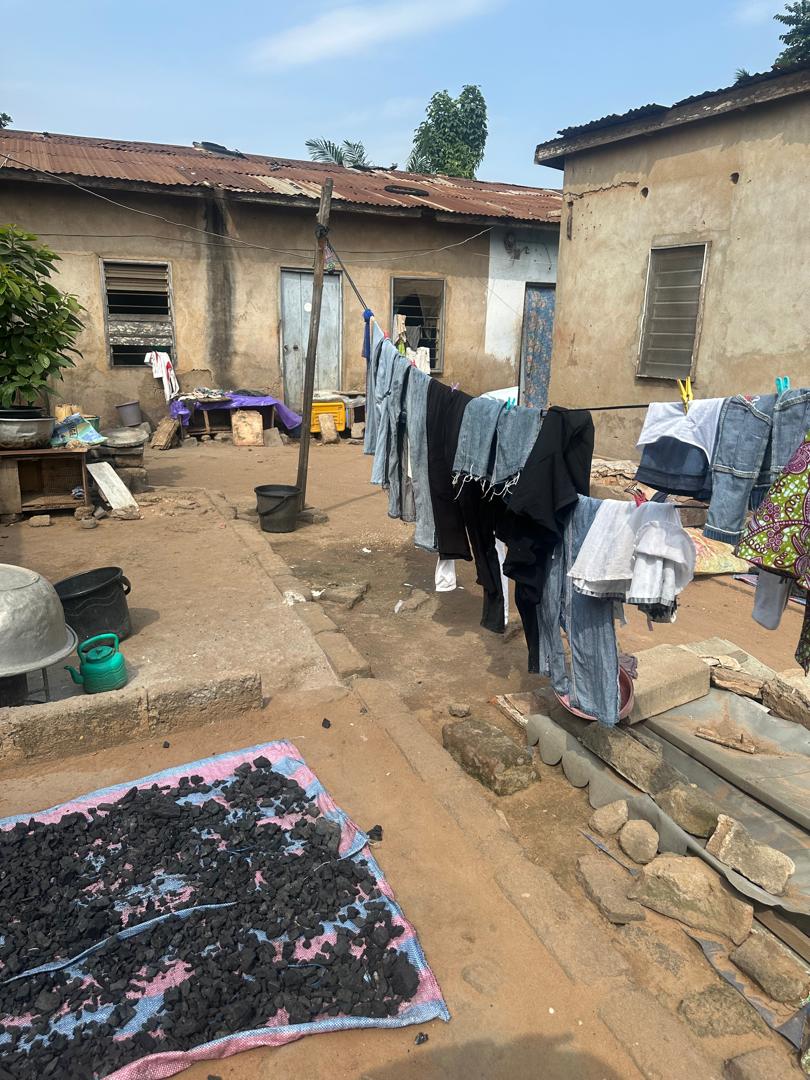 Terrain 1 lot en vente en bordure de goudron à Totsi – 110 millions FCFA