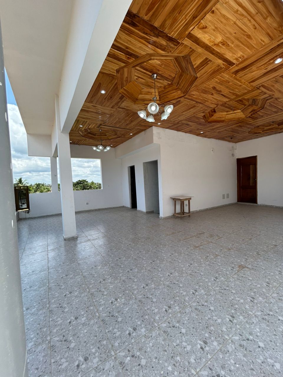 Villa duplex haut standing à louer à Djidjolé – 400 000 FCFA/mois