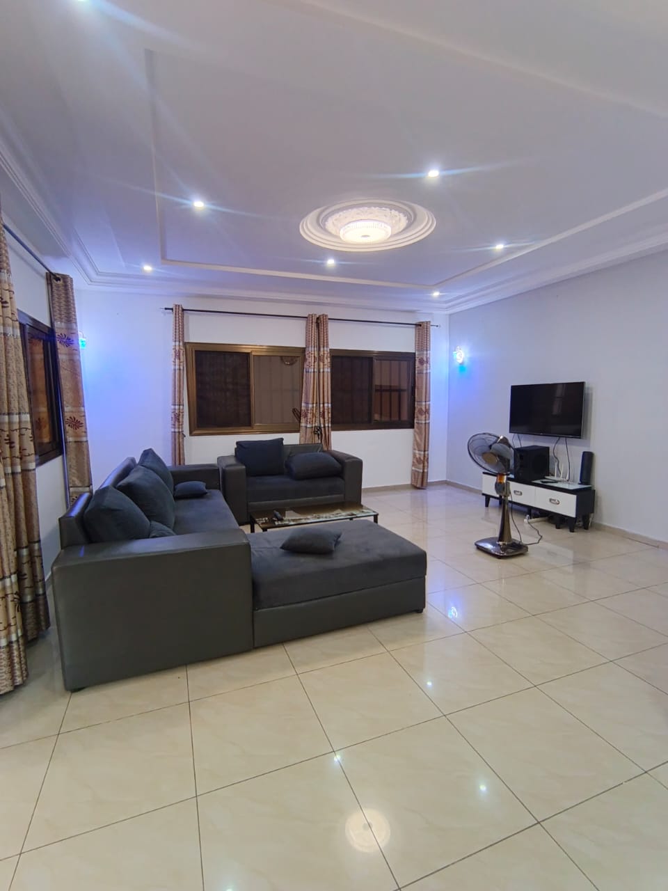 Villa 3 chambres à louer à Agoè Koffi Panou - 250000 FCFA