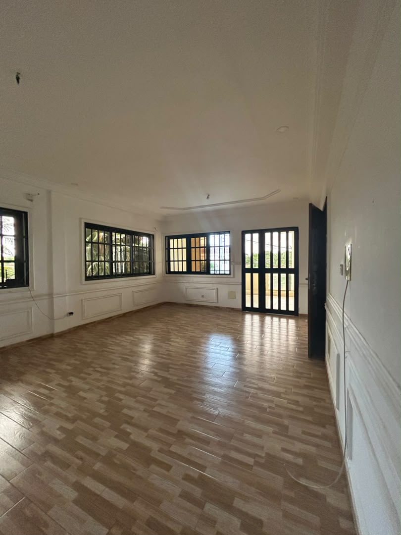 Villa duplex 5 chambres à louer à Agbalepodo – 1.2 million FCFA