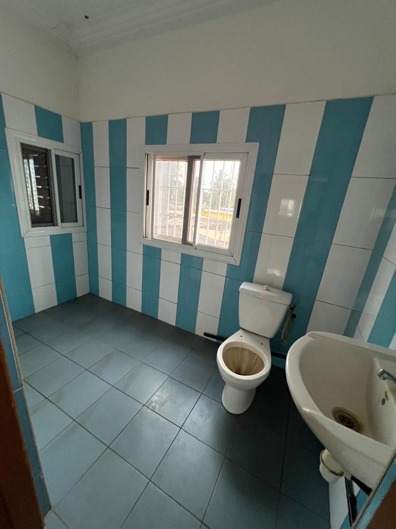 Villa duplex 5 chambres en vente à Agoè Cacavéli – 100 millions FCFA