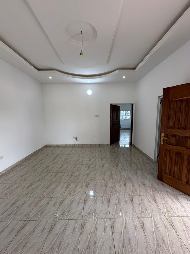 Appartement de chambre salon en location à Agoe 2 lions – 60 000 FCFA