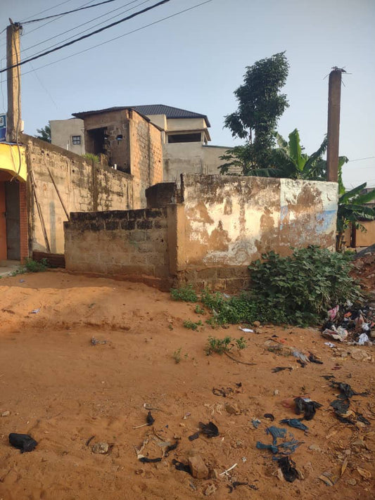 Terrain de 150 m² en vente à Kégué Attigangomé en angle de rue – 13 millions FCFA