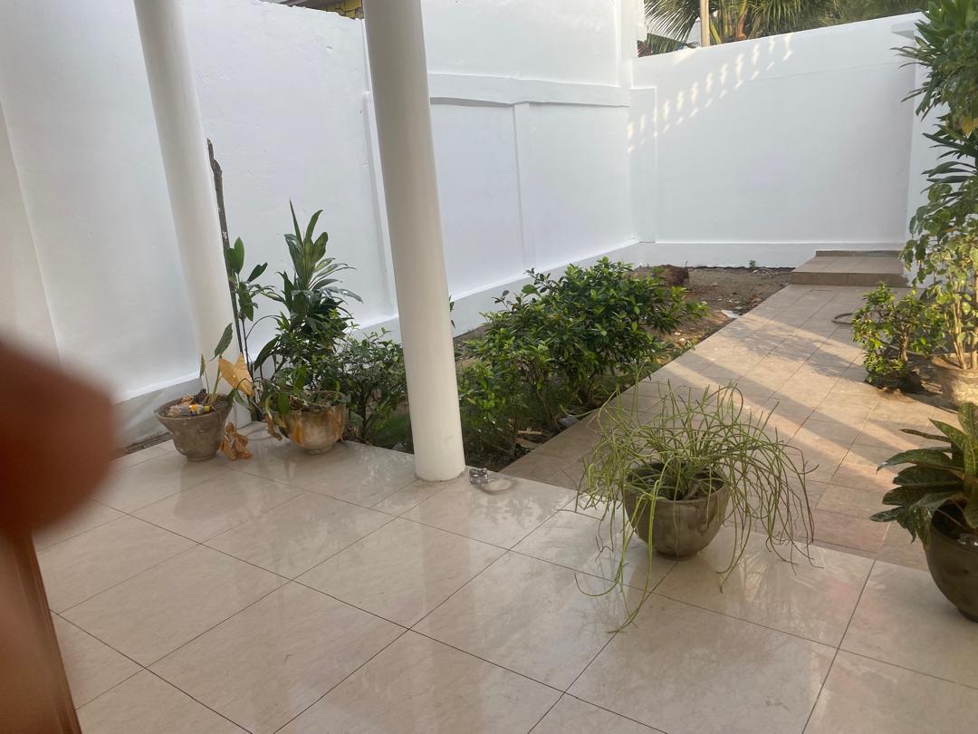 2 chambres salon à louer à Vakpossito – 70 000 FCFA