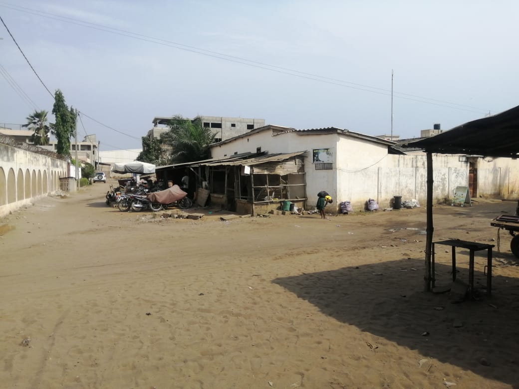 Terrain de 1129 m² en vente en angle de rue à Akodésséwa – 150 millions FCFA