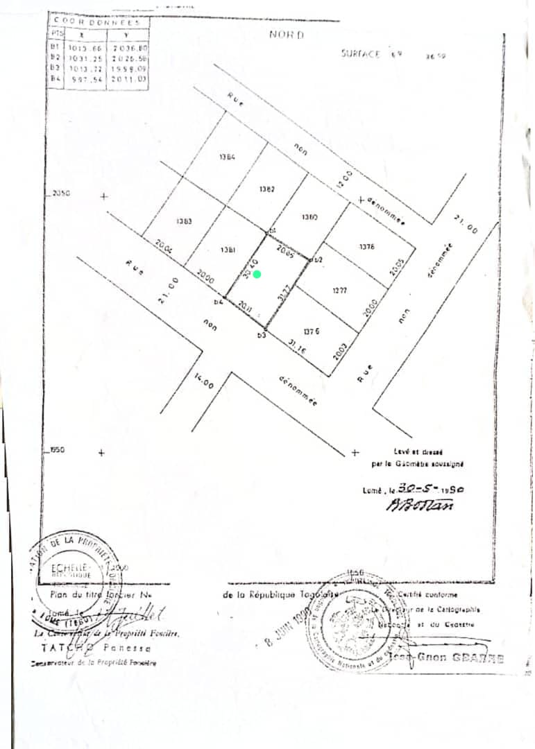 Terrain d'un lot clôturé avec plus de 5 pièces en vente à Cacaveli proche du goudron – 45 millions FCFA