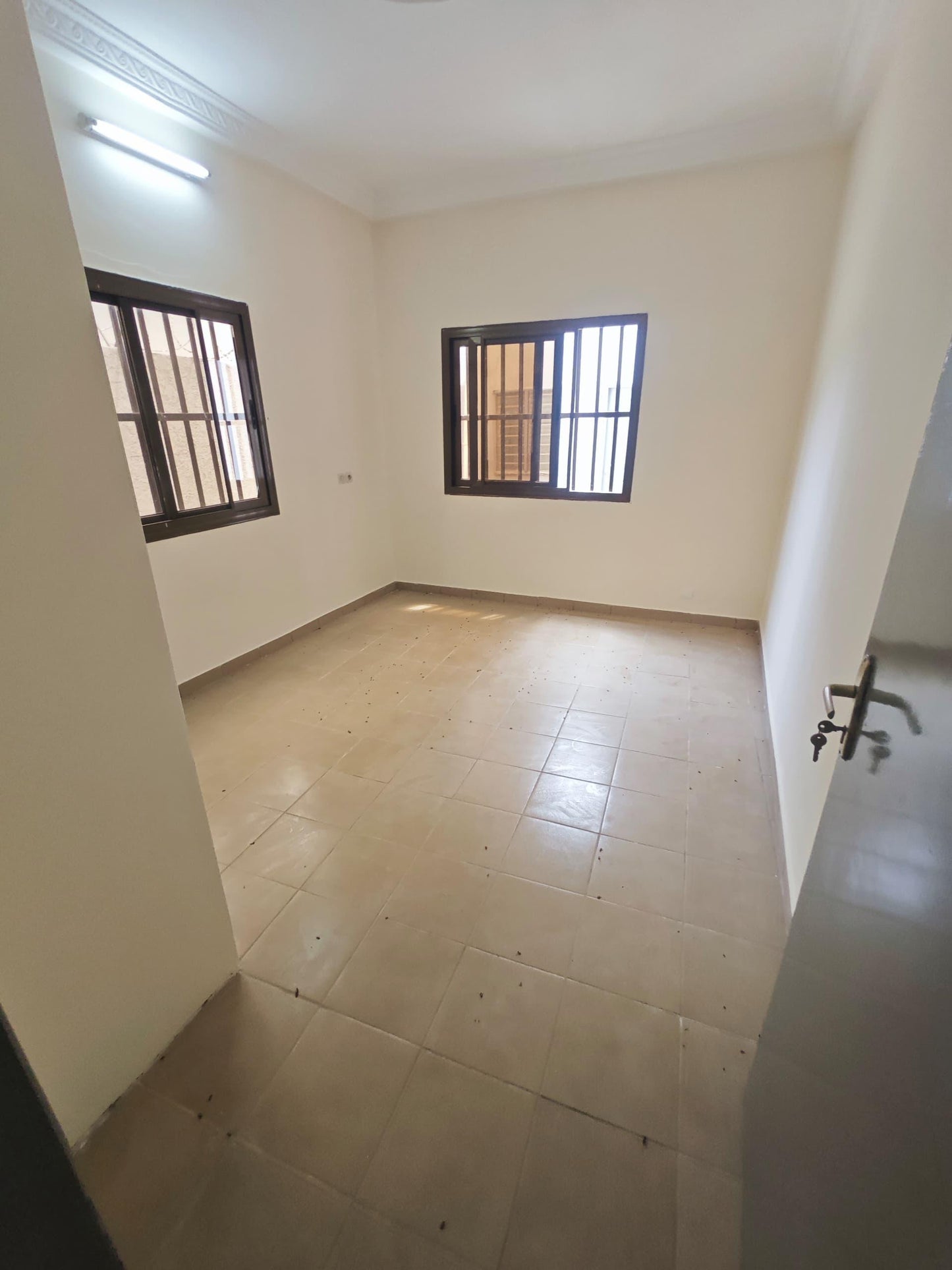 Appartement 3 chambres en location à Franciscain, proche du goudron – 200 000 FCFA