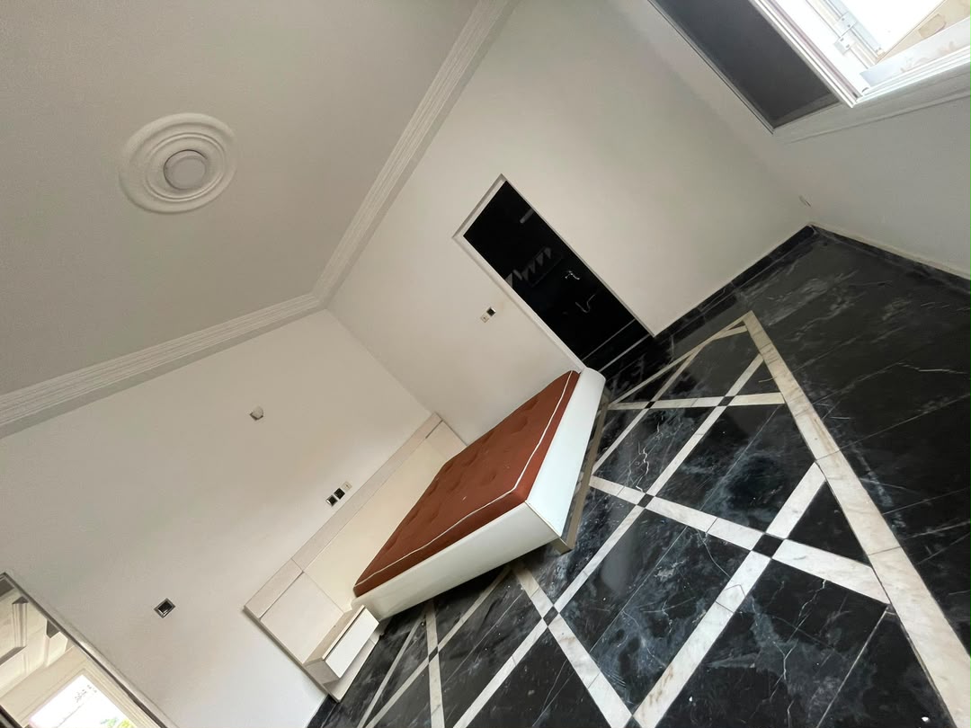 Villa meublée de 3 chambres en location à Totsi avec piscine – 750 000 FCFA/mois