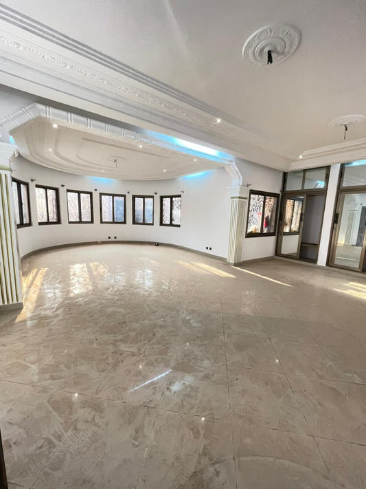 Appartement haut standing 3 chambres à louer à Djidjolé – 270000 FCFA