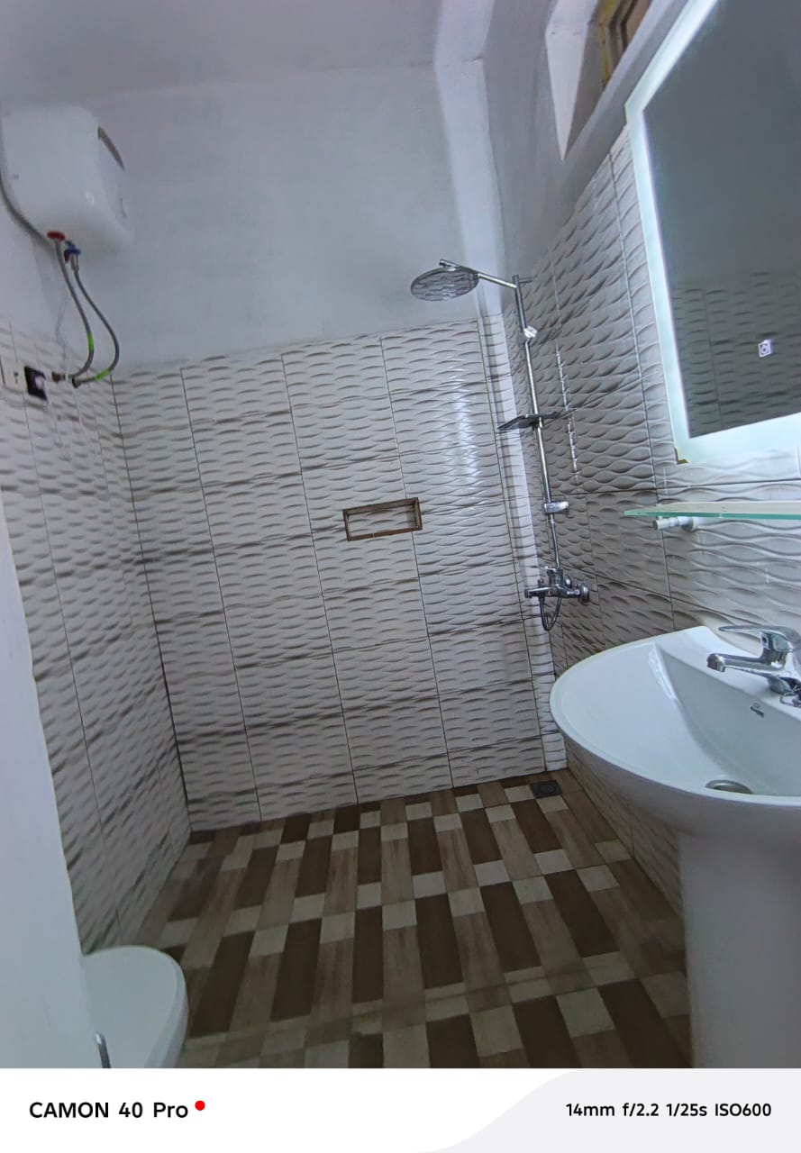 Villa 4 chambres à louer à Adewi à côté de la mairie – 700 000 FCFA