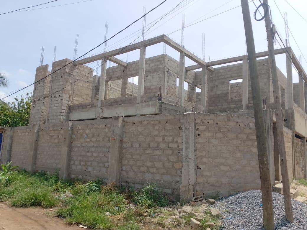 Maison duplex inachevée 6 chambres en vente à Adidogomé Wognomé – 55 millions FCFA
