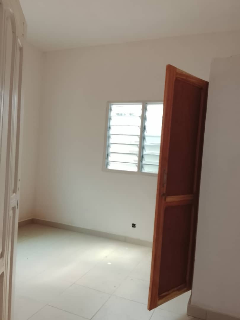Villa 3 chambres à louer à Avedji – 180 000 FCFA