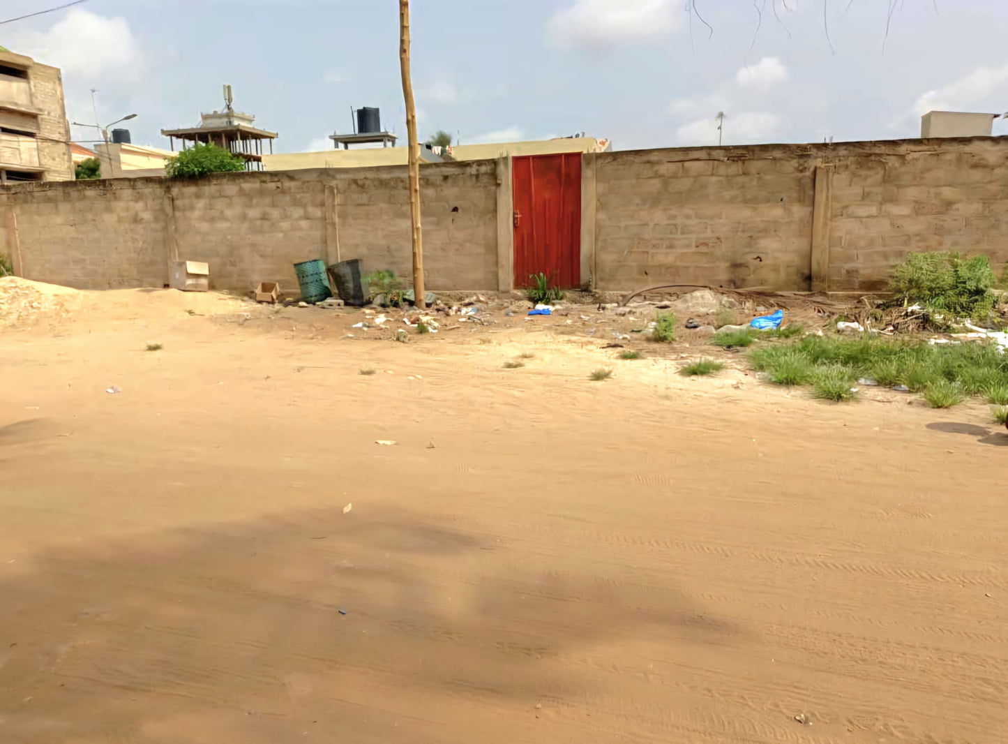 Terrain de 1229 m² en vente à Agoè Anomé à 50m du goudron – 160 millions FCFA