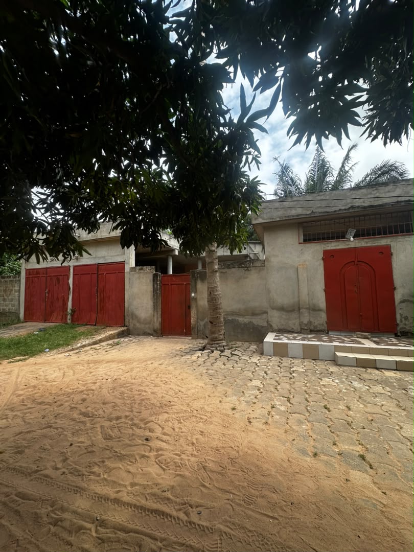 Villa 2 chambres en vente à Légbassito – 45 millions FCFA