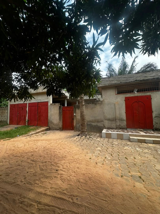 Villa 2 chambres en vente à Légbassito – 45 millions FCFA