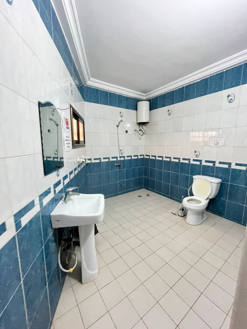 Appartement 2 chambres en location à Agoè Sogbossito proche du goudron – 100 000 FCFA