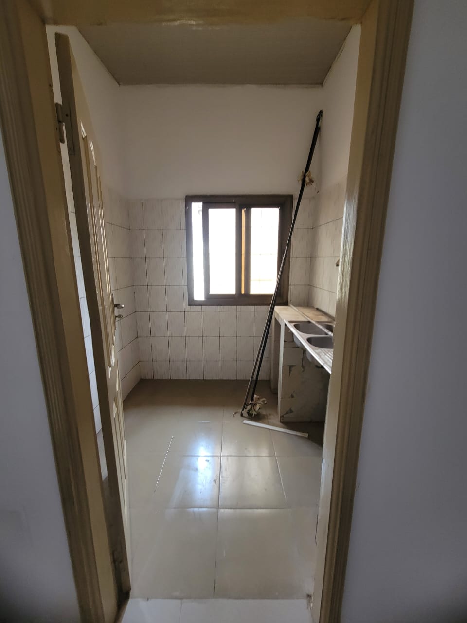 Appartement chambre salon à louer à Avédji Carrefour Y – 70 000 FCFA