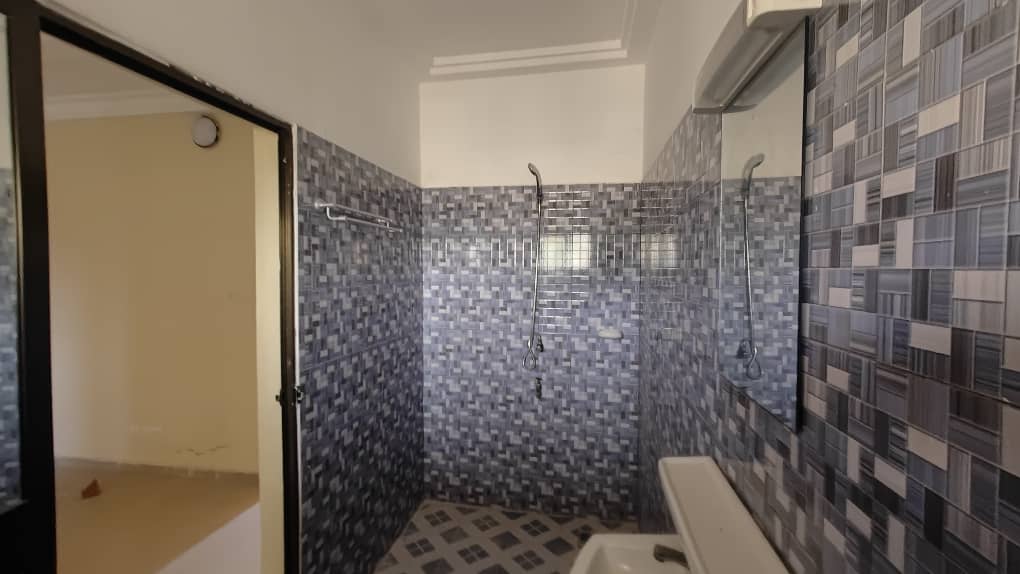 Appartement 3 chambres à louer à Amandahome – 100 000 FCFA/mois