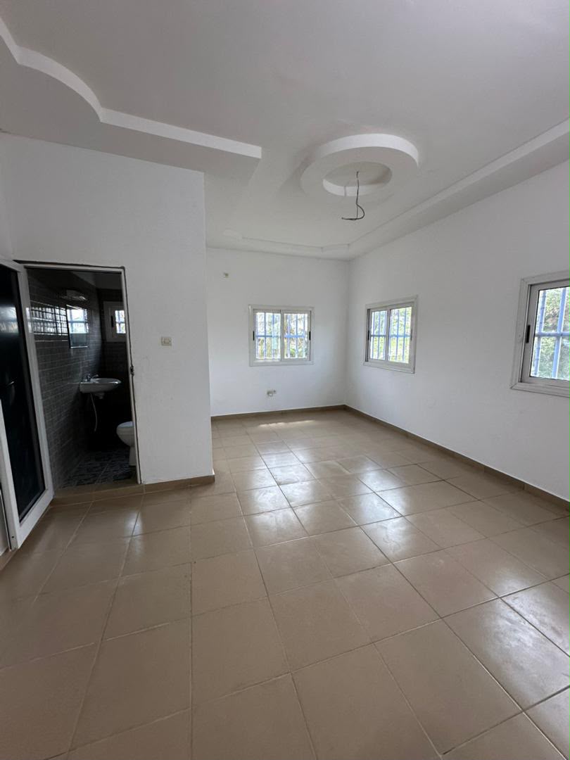 Appartement de chambre salon en location à Agoe 2 lions – 60 000 FCFA