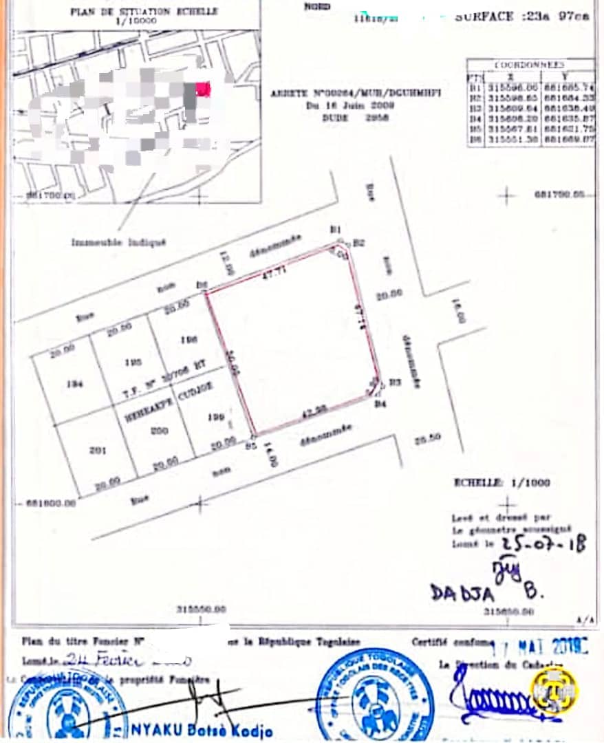 Terrain de 2397 m² (4 lots collés) en vente à Baguida, côté plage – 60 millions FCFA le lot