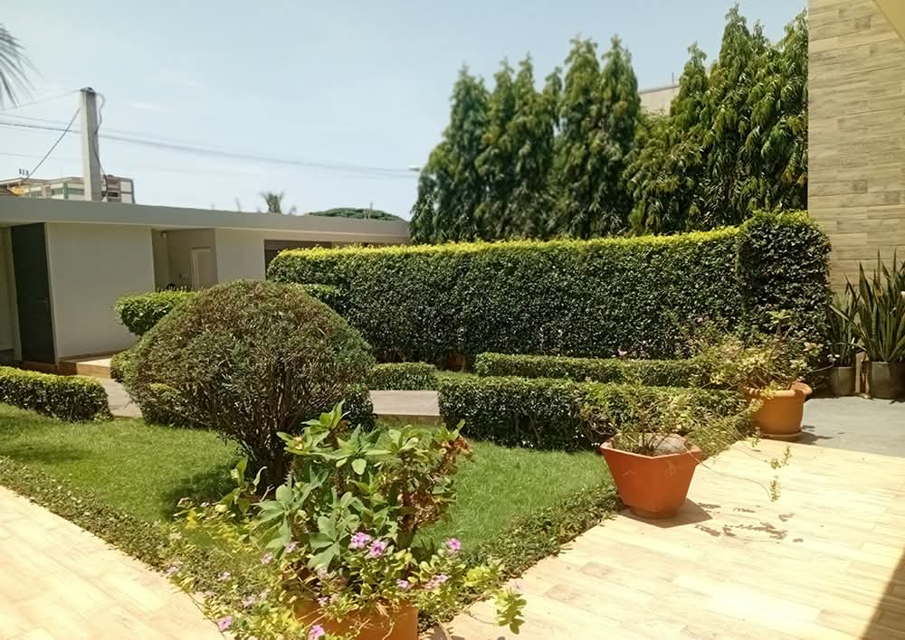 Villa 7 chambres de 900 m² en vente à Agoè 2 lions – 280 millions FCFA