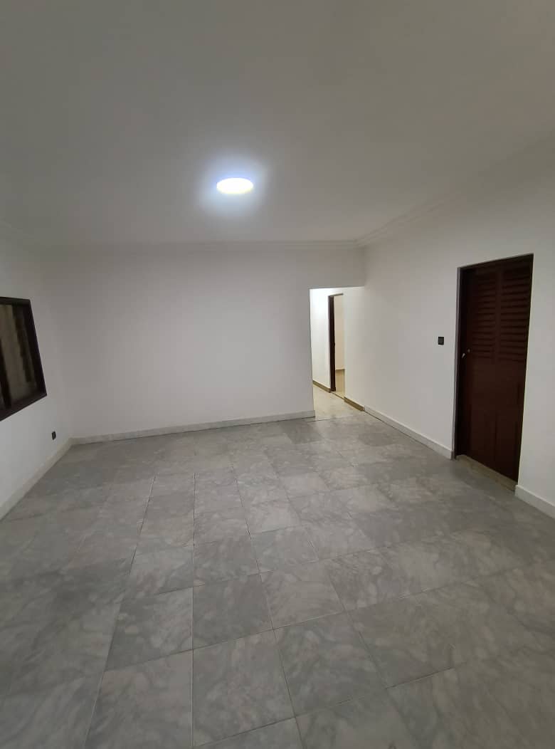 Appartement 4 chambres salon à louer à Sika Toyota – 250000 FCFA/mois