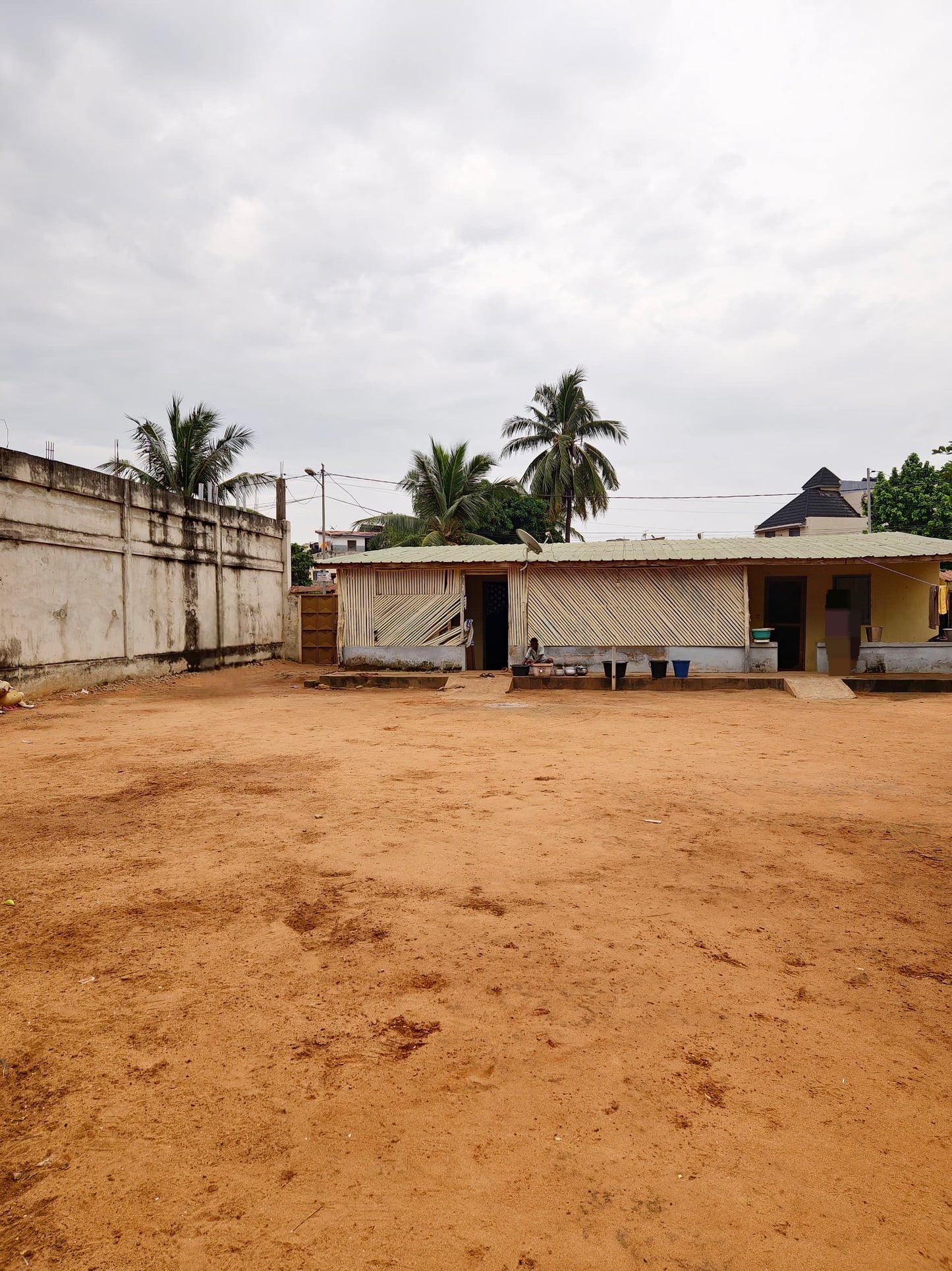 Terrain d'un lot en vente avec titre foncier à Avédji Adroukpapé – 70000000 FCFA