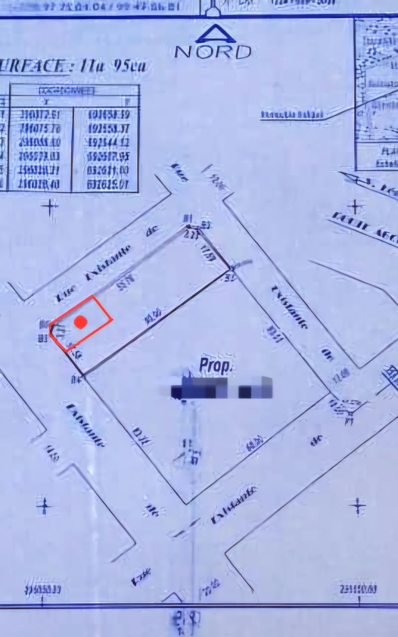 Terrain 1/4 lot de 160 m² en vente à Légbassito en angle de rue – 11.000.000 FCFA