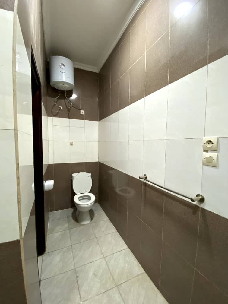 Villa duplex 5 chambres en location à Cito Aéroport – 800000 FCFA