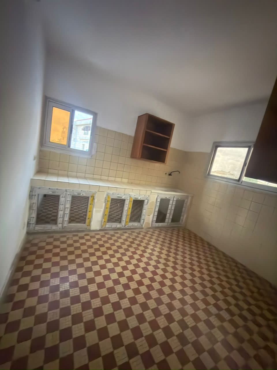 Villa à louer 7 chambres à Tokoin Hopital – 600 000 FCFA