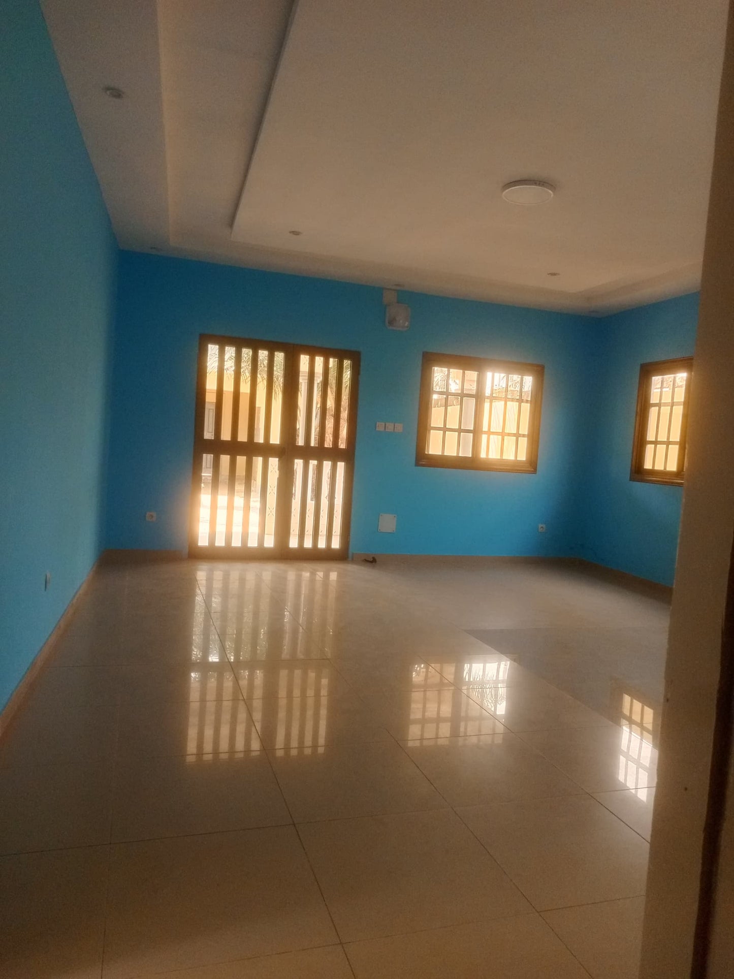 Villa 4 chambres avec boutique en vente à Zanguera Kpemé – 35 millions FCFA