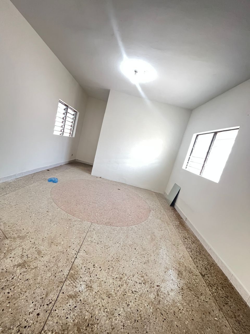 Villa 4 chambres à louer à Totsi TK – 350 000 FCFA