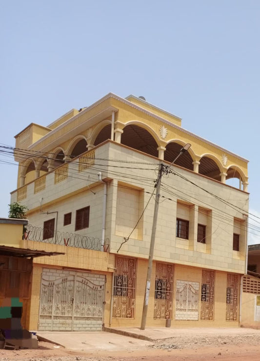 Immeuble R+3 à vendre à Tokoin Séminaire – 250 millions FCFA