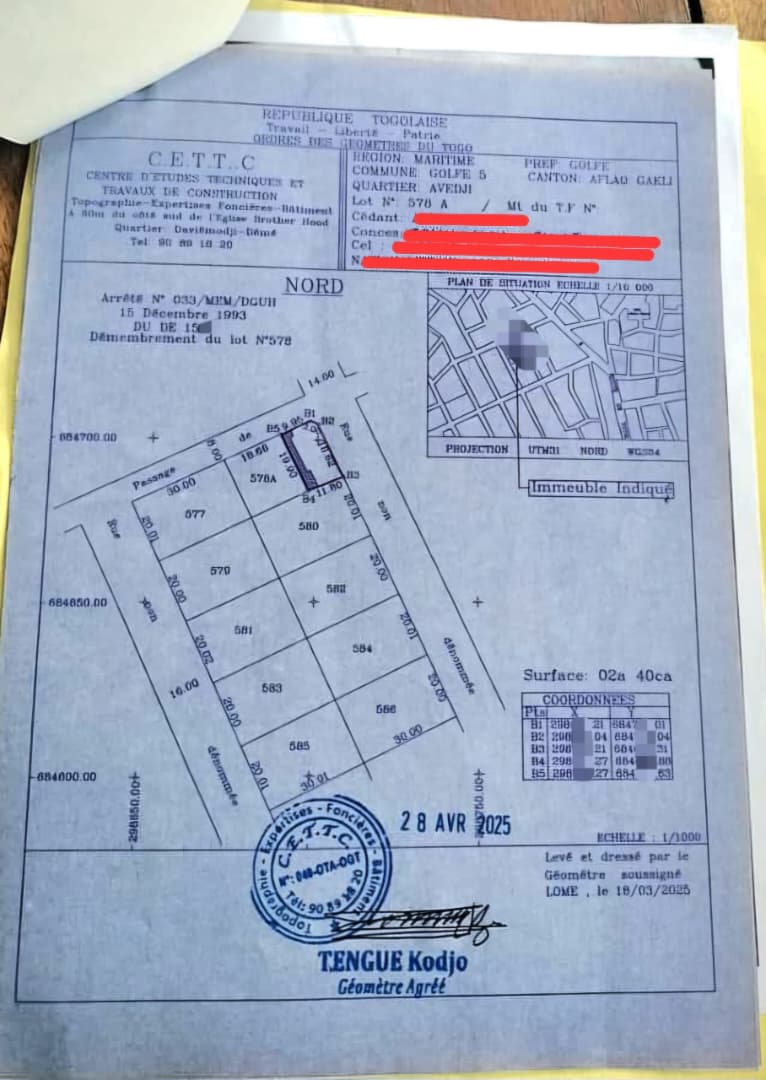 Maison de 240 m² en vente angle de rue à Totsi – 23 millions FCFA