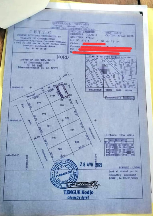 Maison de 240 m² en vente angle de rue à Totsi – 23 millions FCFA