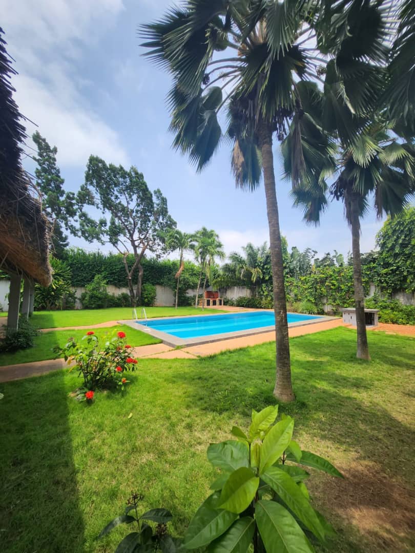 Villa 4 chambres à louer sur 2 lots à Hedzranawoé – 1 200 000 FCFA