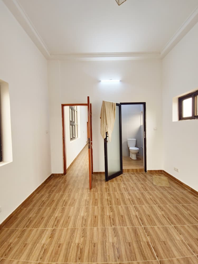 Villa duplex 5 chambres en vente à Légbassito Madjikpeto – 95 millions FCFA