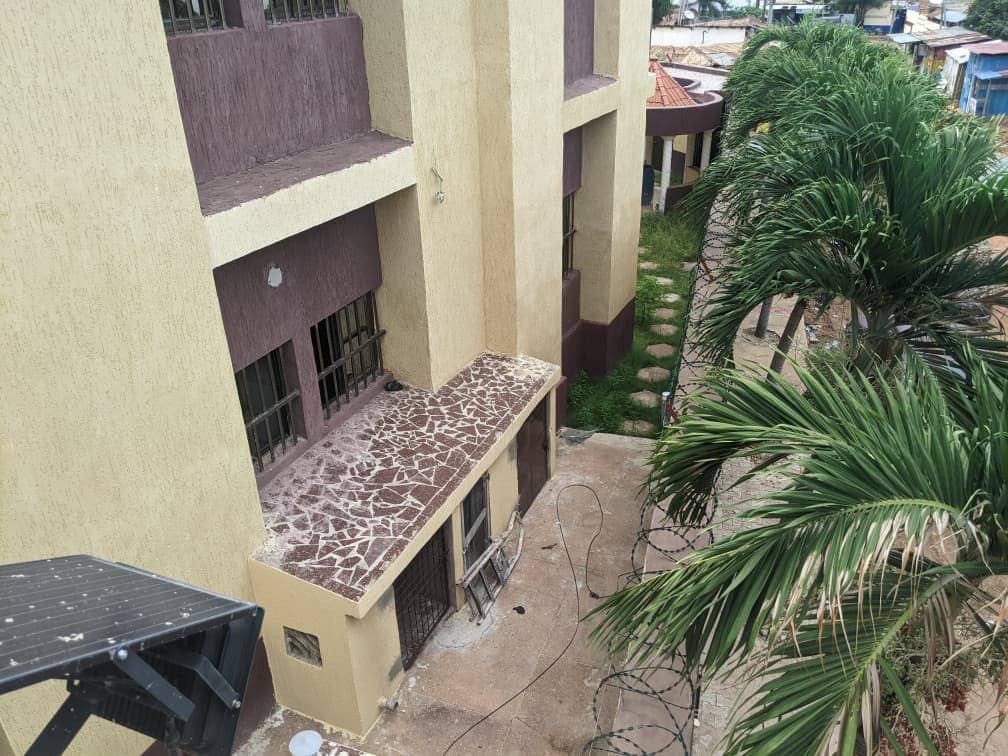 Villa 6 chambres en location à 200m du goudron à Tokoin – 750 000 FCFA