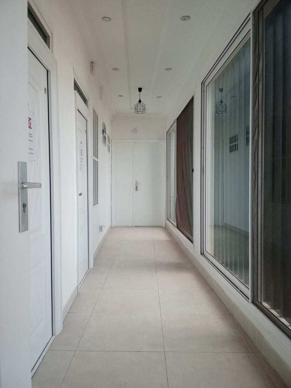 Appartement meublé de 2 chambres salon en location à Adidogomé, proche du goudron Charleston – 400 000 FCFA